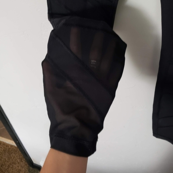 Lululemon Black High Times Tech Cropped Leggings Sz 6 Mesh Front Ankle Length - Picture 6 of 9